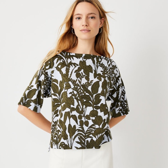Ann Taylor Sweaters - Ann Taylor Foliage Relaxed Sweater Tee S